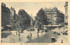 CPA Lyon Place de la Republique