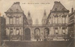 CPA Lyon Place de la Comedie L'Hotel de Ville