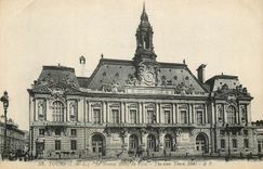 CPA Tours (I et L) La Nouvel Hotel de Ville