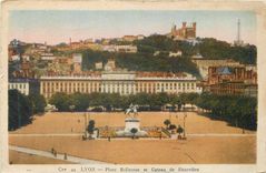 CPA Lyon Place Bellecour et Coteau de Fourviere 