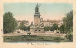 CPA Lyon Statue de la Republique 