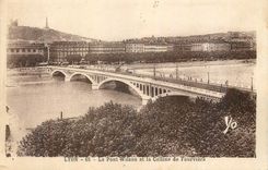 CPA Lyon Le Pont Wilson et la Colline de Fourviere 
