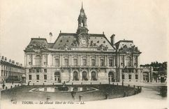 CPA Tours Le Nouvel Hotel de Ville 