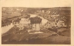 CPA Le Petit Andely Les puines du Chateau Gaillard et la Vallee de la Seine 