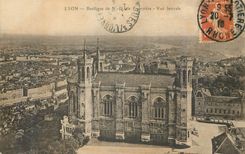 CPA Lyon Basilique de ND de Fourviere Vue laterale 
