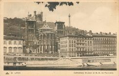 CPA Lyon Cathedrale St Jean et ND de Fourviere Publicite Le Progres