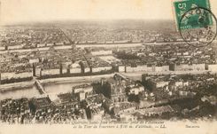 CPA Lyon Vue generale des Quartiers Saint Jean et Bellecour prise de l Ascenseur de la Tour de Fourviere 