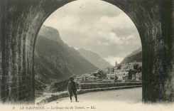 CPA Le Dauphine La Grave vue du Tunnel 
