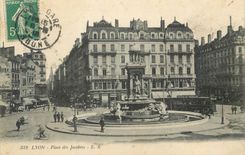 CPA Lyon Place des Jacobins Tramway