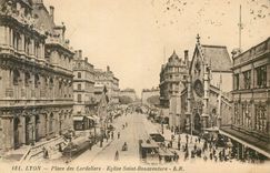CPA Lyon Place des Cordeliers Eglise Saint Bonaventure Tramway