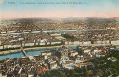 CPA Lyon vue Generale des Quartiers Saint Jean et Bellecour