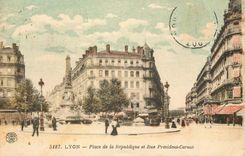CPA Lyon Place de la Republique et Rue President Carnot