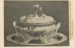 CPA Soupiere sur Pied avec un Plateau XVIIIe siecle Faience de Lorraine