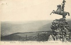 CPA Bussang la Vallee de Saint Maurice et la Statue Equestre de Jeanne d'Arc