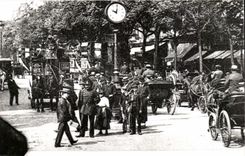 WIEDERGABE Paris-14 - die Polizeikraft - Gendarme - der Taktgeber - CPA