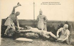 CPA Calvaire de Pontchateau (XIe Station) Jesus Cloue a la Croix