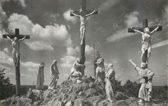 CPA Calvaire de Pontchateau (Loire INferieure) Le Chemin de la Croix XIIe Station Jesus Meurt sur la CroixM