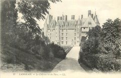 CPA Langeais le Chateau vu du Parc