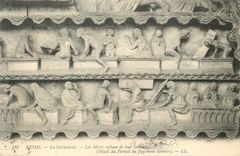 CPA Reims la Cathedrale les Morts sortant (Detail du Portail du Jugemen Dernier)