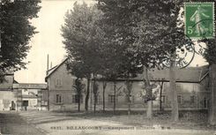 Billancourt- Camping soldier-CPA