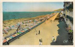 CPA Cabourg La Terrasse des Anglais Ves l'Est