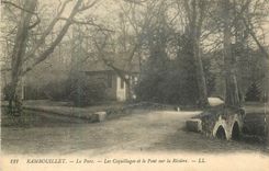 CPA Rambouillet le Parc les Coquillages et le Pont sur la Riviere