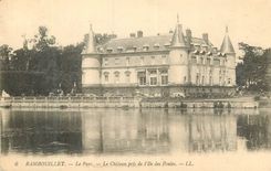 CPA Rambouillet le Parc le Chateau pris de l'Ile des Poules