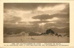 CPA les Hautes Vosges en Hiver Coucher de Soleil vu du Hochstein vers la Tete des Perches col de Bussang et le Drumont