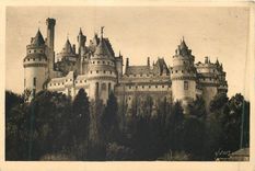 CPA La douce france chateau de pierrefonds (oise) cote est