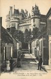 CPA Pierrefonds Rue Notre Dame et le Chateau Notre Dame Street and Castle
