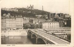 CPA Lyon le Pont Tilsitt et la Colline de Fourviere