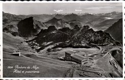 Schweizer CPSM Felsen des Naye Hotels und des Panoramas