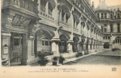 CPA Chateau de Pierrefonds Cour D'Honneur Une Galerie