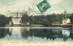 CPA Pierrefonds Le Chateau Les Bains et l'Hotel des Bains