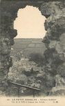CPA Le Petit Andely Chateau Gaillard Vue de la Ville a Travers une Breche