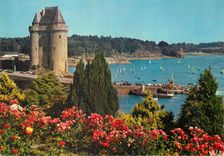 CPM St Malo St Servan Cites Corsaires Estiaire de la Rance La Tour solidor