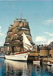 CPM Saint Malo I et V Grand voilier dns le bassin devant les remparts Bateau