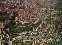 CPM Angouleme Vue generale de la Ville avec ses remparts 