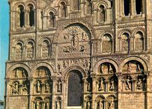 CPM Angouleme Charente La Cathedrale Saint Pierre La facade style poitevin 