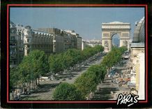 CPM L Avenue des Champs Elysees et l Arc de Triomphe de l Etoile Paris 