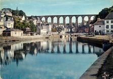 CPM Morlaix (Finistere) Le Pont se Refletant dans La Riviere