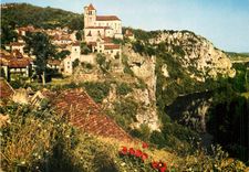 CPM Le Lot Pittoresque Dominant le Lot Saint Cirq Lapopie Premier Village de France