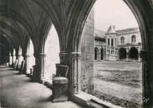 CPA Tours 159 cloitre saint gatien dit de la salette(xv et xvi s) vue de la galerie ouest