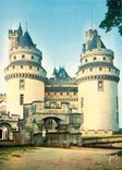 CPM Couleurs et lumiere de france pierrefonds (oise) le chateau entree principale les tours cesar et charlemagne