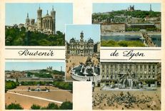 CPM Souvenir de Lyon Lyon Notre Dame de Fourviere Place des Terreaux