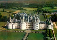 CPM Les Merveilles du Val de Loire Chambord Loire et Cher Le Chateau a l arriere la foret