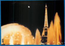 CPM Les Grands Jeux d'Eau a Trocadero Tour Eiffel
