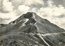 CPM Le Puy Mary (Alt 1787 m) LE Cantal Touristique par Michel Route de Mandaille