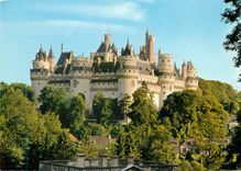 CPM Pierrefonds (Oise) le Chateau l'Angle Nord au Centre la Tour Godefroy