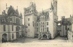 CPA Pierrefonds Le Chateau L'Escalier d'Honneur le Donjon et la Chapelle